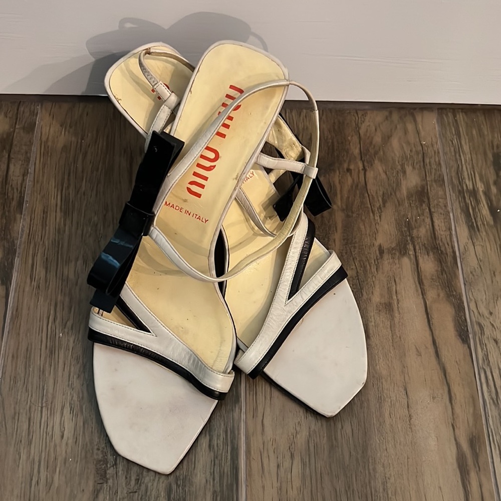 Miu Miu 90s vintage square toe Heels size 39.5